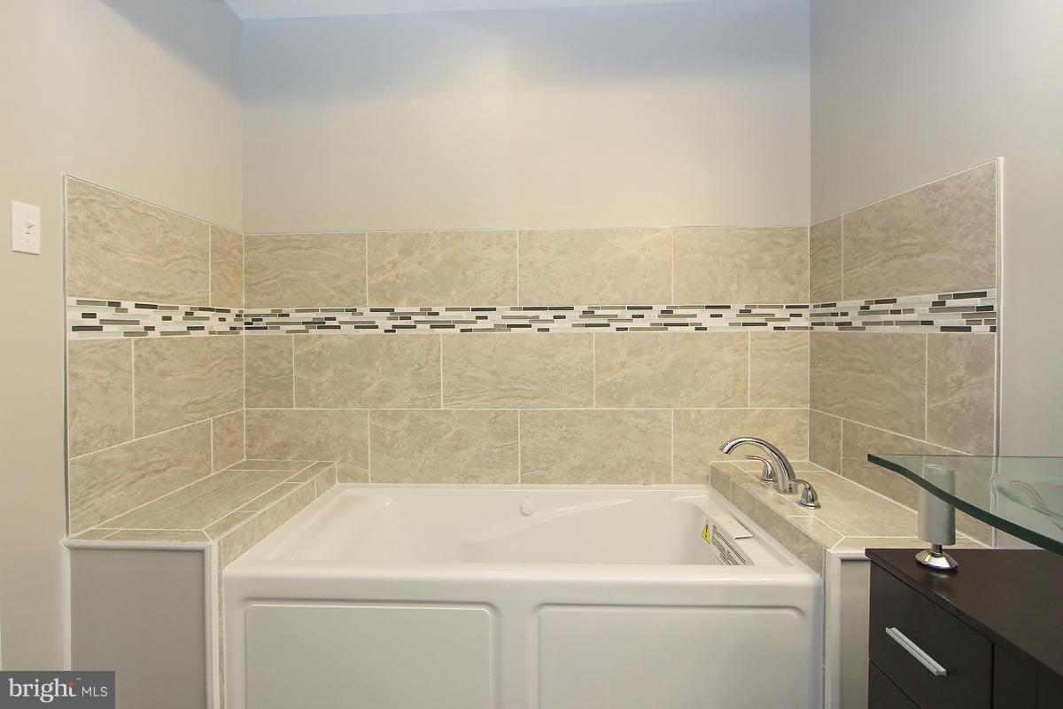 9417 Kilimanjaro Road Columbia, MD 21045 - Photo 17 of 25 Bedroom (Master)