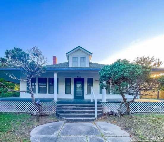 $195,000 | 911 North Madison Avenue, Beeville, TX 78102