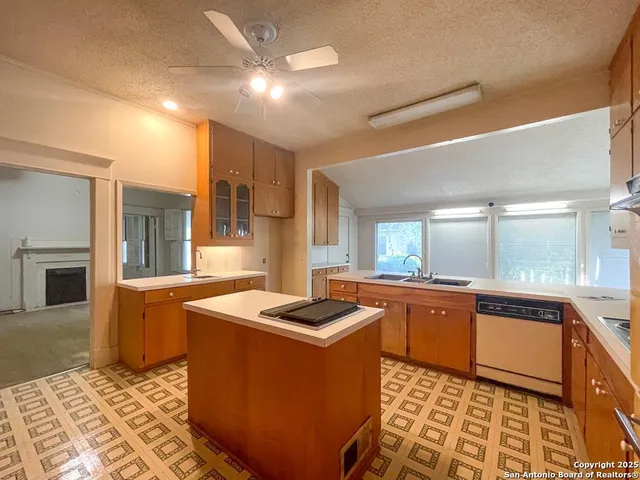 $195,000 | 911 North Madison Avenue, Beeville, TX 78102