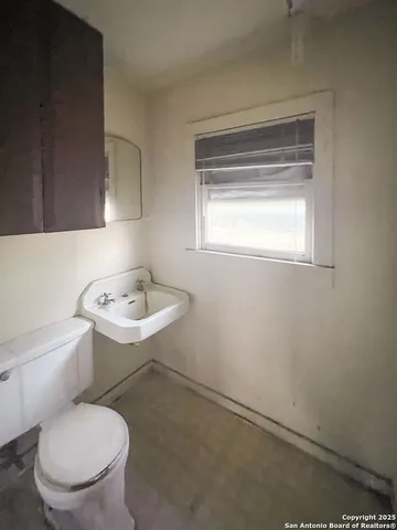 $195,000 | 911 North Madison Avenue, Beeville, TX 78102