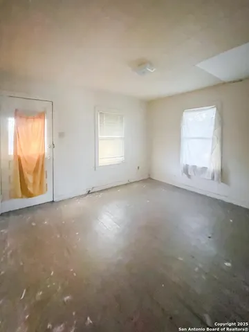 $195,000 | 911 North Madison Avenue, Beeville, TX 78102