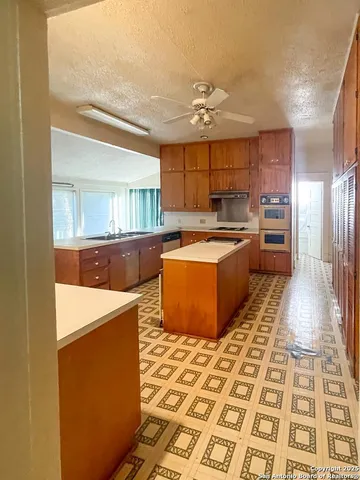 $195,000 | 911 North Madison Avenue, Beeville, TX 78102