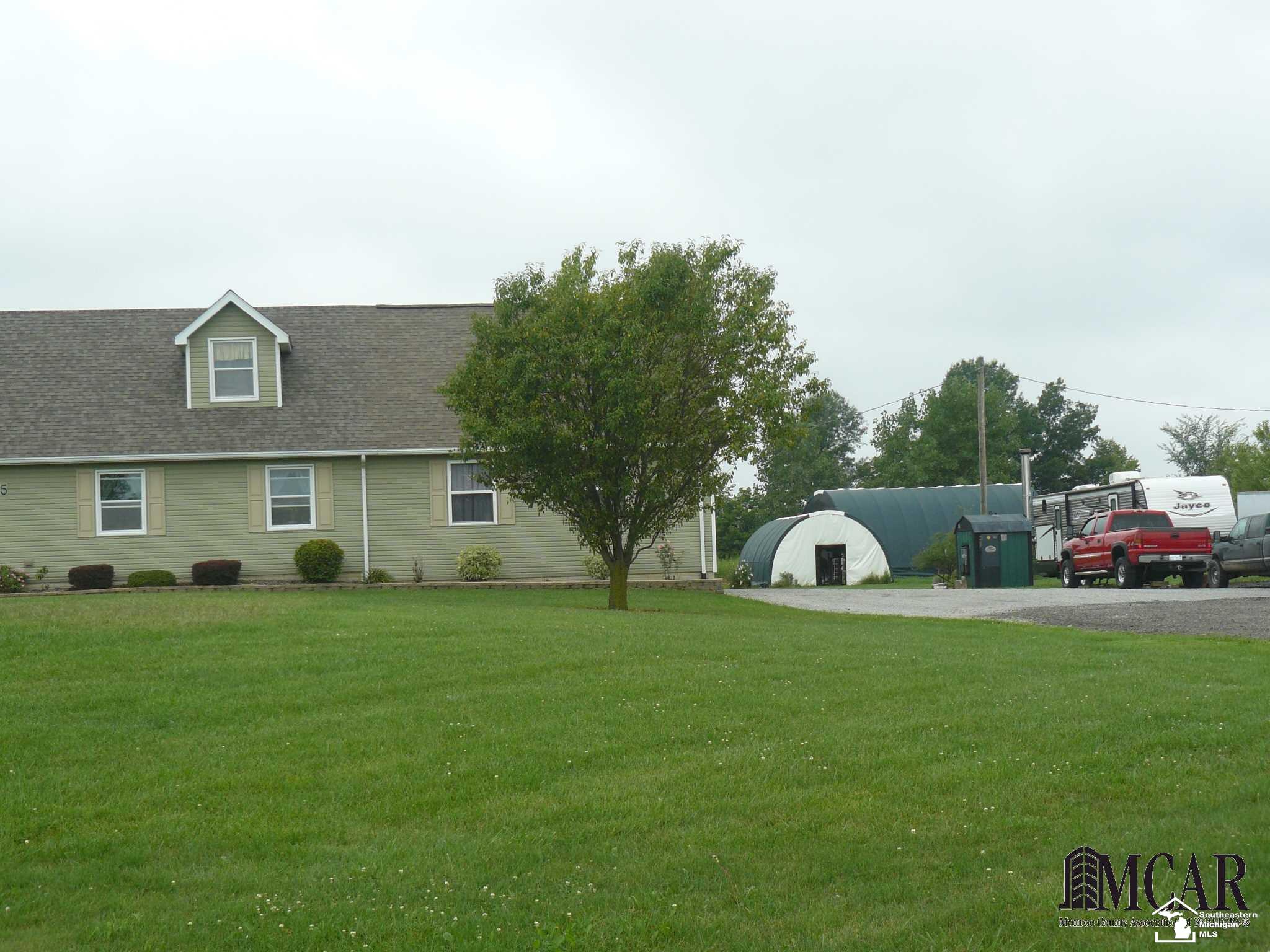 7855 War Road Newport, MI 48166 - Photo 3 of 45 21495658-2.JPG