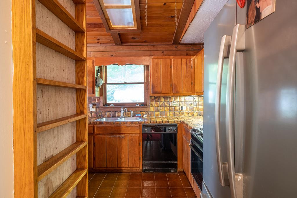 79 Cedar Barn Road Andrews, NC 28901 - Photo 10 of 53 Gallery Image 10