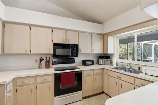 $325,000 | 1737 West Olympia Street, Hernando, FL 34442