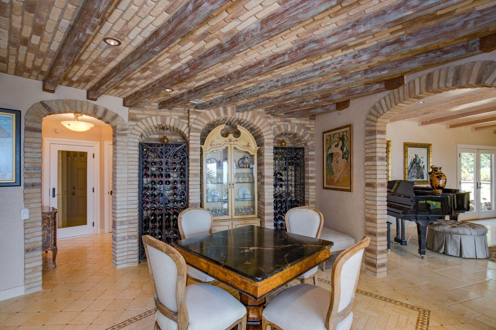 1935 East Las Tunas Road Santa Barbara, CA 93103 - Photo 8 of 28 BreakfastArea-EF