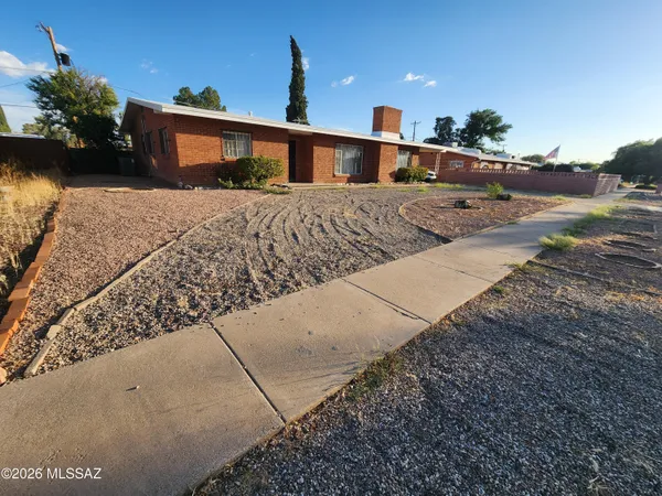 $369,000 | 5952 East Eli Drive, Tucson, AZ 85711