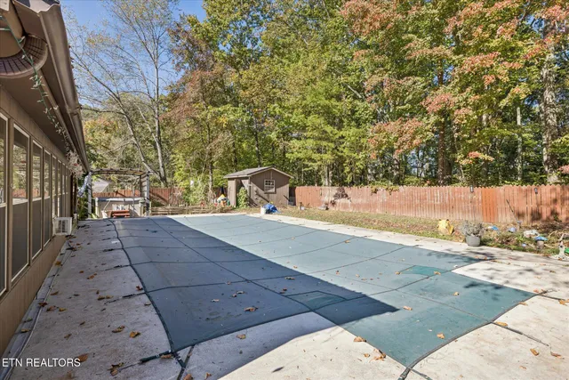 $369,000 | 109 Glenn Circle, Powell, TN 37849