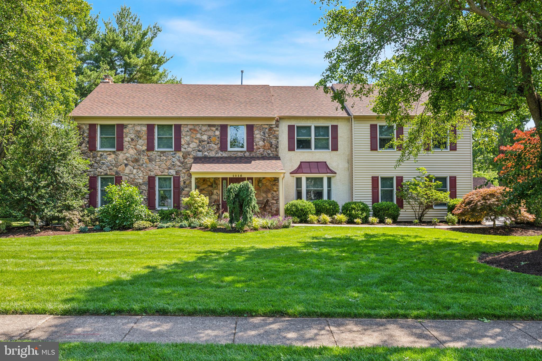Front view of the home.