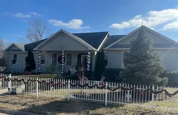 $275,000 | 815 Gail Street, Charleston, MO 63834