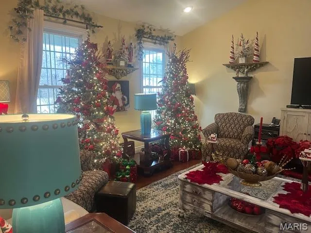 $275,000 | 815 Gail Street, Charleston, MO 63834