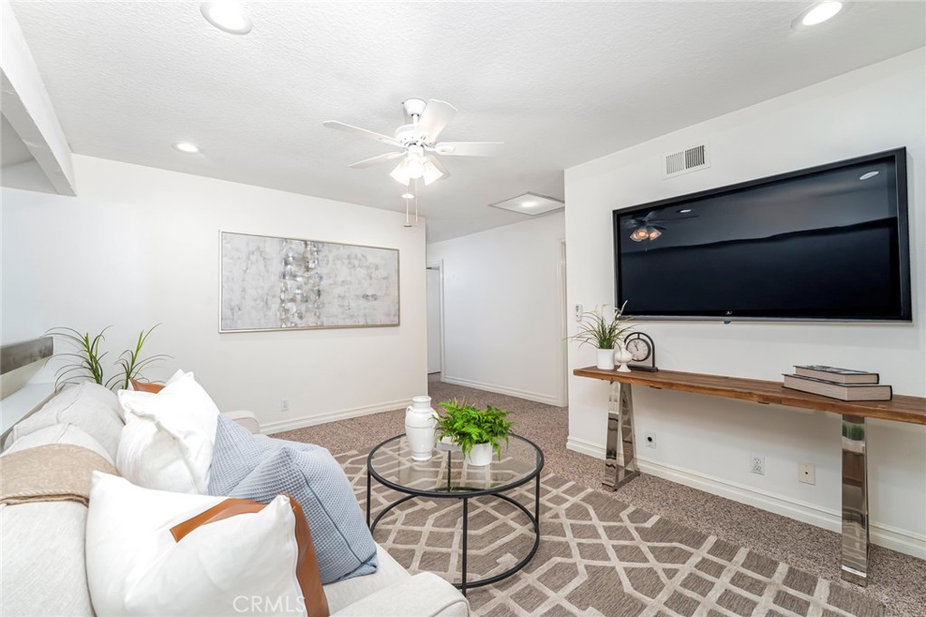 24722 Vía Del Rio Lake Forest, CA 92630 - Photo 31 of 56