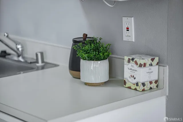 $399,000 | 94 Bayo Vista Avenue, Unit 304, Oakland, CA 94611