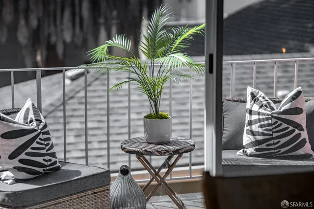 $399,000 | 94 Bayo Vista Avenue, Unit 304, Oakland, CA 94611