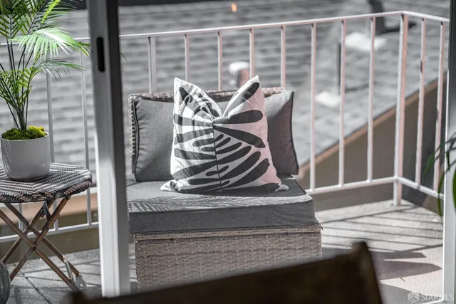 $399,000 | 94 Bayo Vista Avenue, Unit 304, Oakland, CA 94611