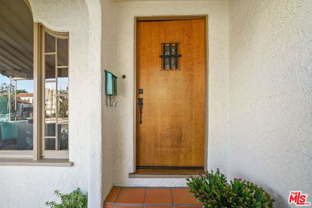1215 North Everett Street Glendale, CA 91207 - Photo 4 of 31 a view of a entryway door