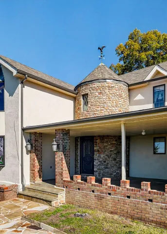 a view of an outdoor space and a yard