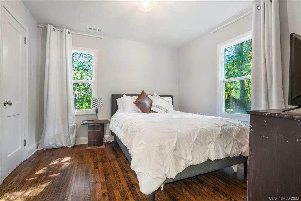 2854 Mayflower Road Charlotte, NC 28208 - Photo 14 of 19 Gallery Image 14