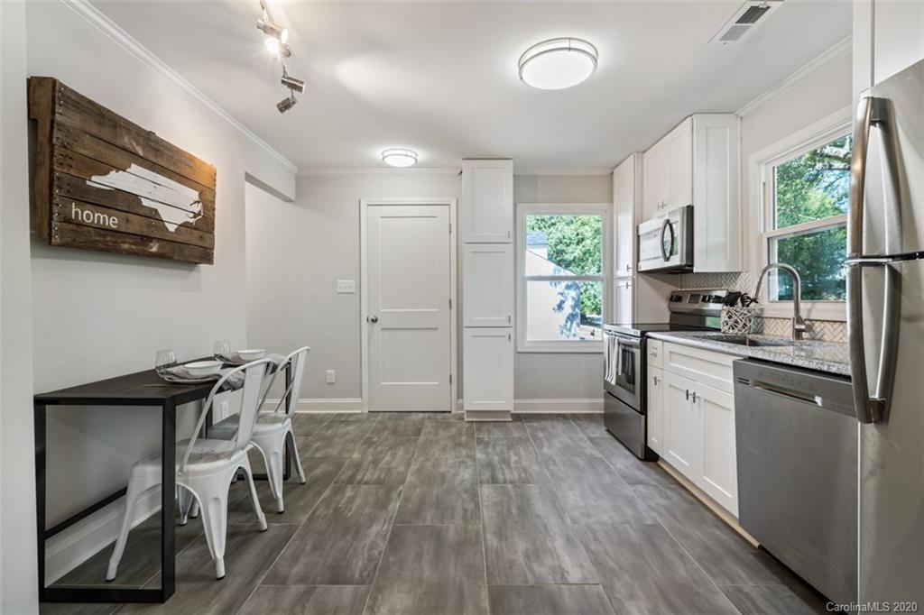 2854 Mayflower Road Charlotte, NC 28208 - Photo 5 of 19 Gallery Image 5