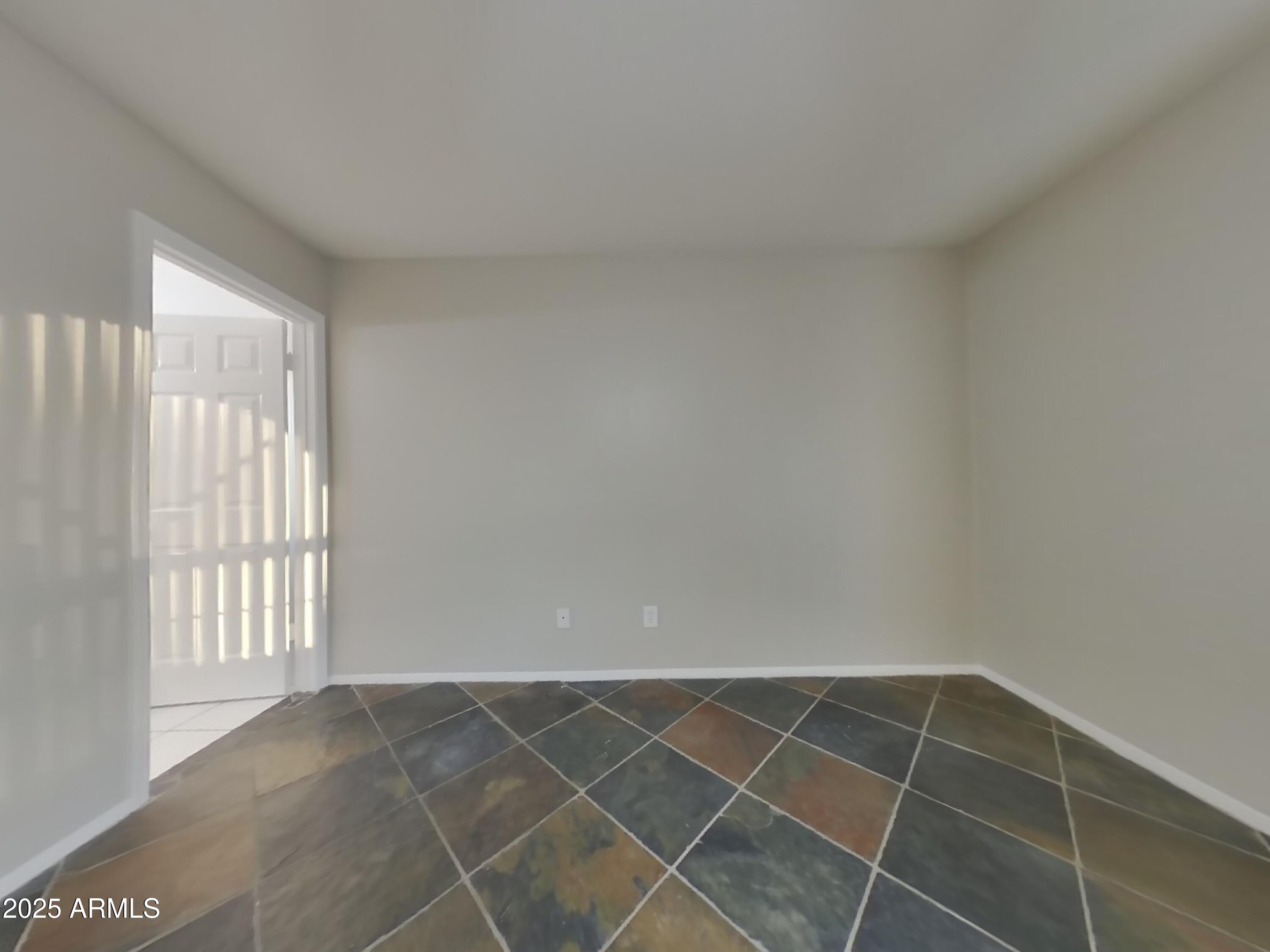 1726 North Summer Circle Mesa, AZ 85203 - Photo 8 of 16 7_Image_ikLx59iLzC