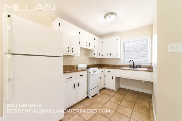 $800 | 211 Oak Street, Unit 3, Clarksville, TN 37042