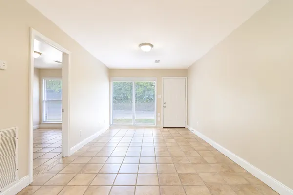 $775 | 211 Oak Street, Unit 3, Clarksville, TN 37042