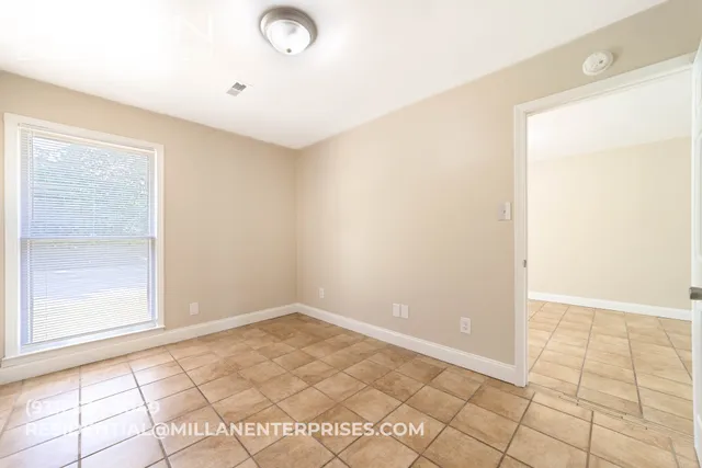 $800 | 211 Oak Street, Unit 3, Clarksville, TN 37042