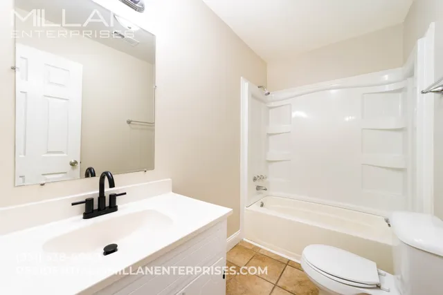 $800 | 211 Oak Street, Unit 3, Clarksville, TN 37042