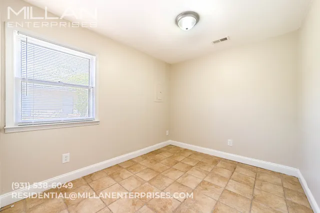 $800 | 211 Oak Street, Unit 3, Clarksville, TN 37042