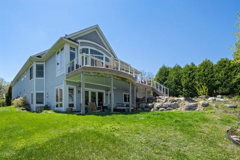 $2,200,000 | 208 East Lake Street, Waconia, MN 55387