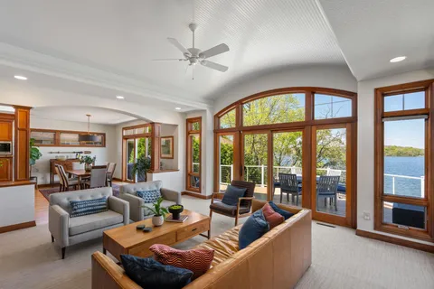 $2,200,000 | 208 East Lake Street, Waconia, MN 55387