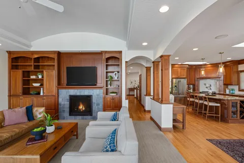 $2,200,000 | 208 East Lake Street, Waconia, MN 55387