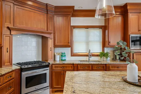 $2,200,000 | 208 East Lake Street, Waconia, MN 55387