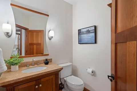 $2,200,000 | 208 East Lake Street, Waconia, MN 55387