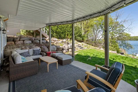 $2,200,000 | 208 East Lake Street, Waconia, MN 55387