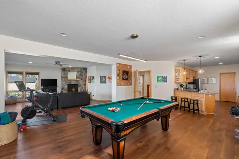 $2,200,000 | 208 East Lake Street, Waconia, MN 55387