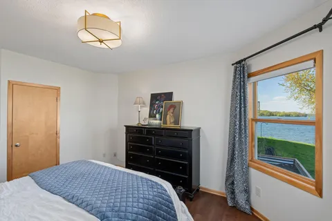 $2,200,000 | 208 East Lake Street, Waconia, MN 55387