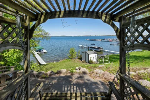 $2,200,000 | 208 East Lake Street, Waconia, MN 55387
