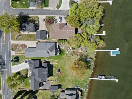 $2,200,000 | 208 East Lake Street, Waconia, MN 55387