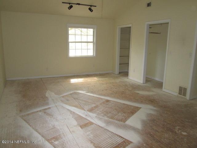 4300 Napoli Road Jacksonville, FL 32207 - Photo 5 of 11 Master bedroom