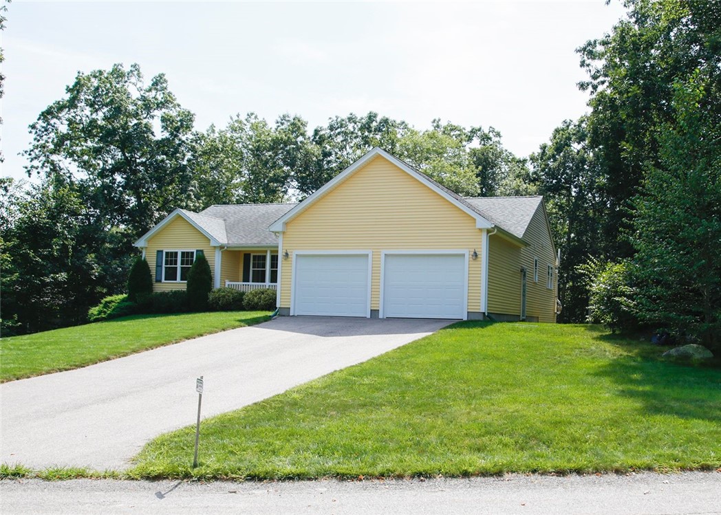 29 Hopkinton Hill Road Hopkinton, RI 02832 - Photo 2 of 25