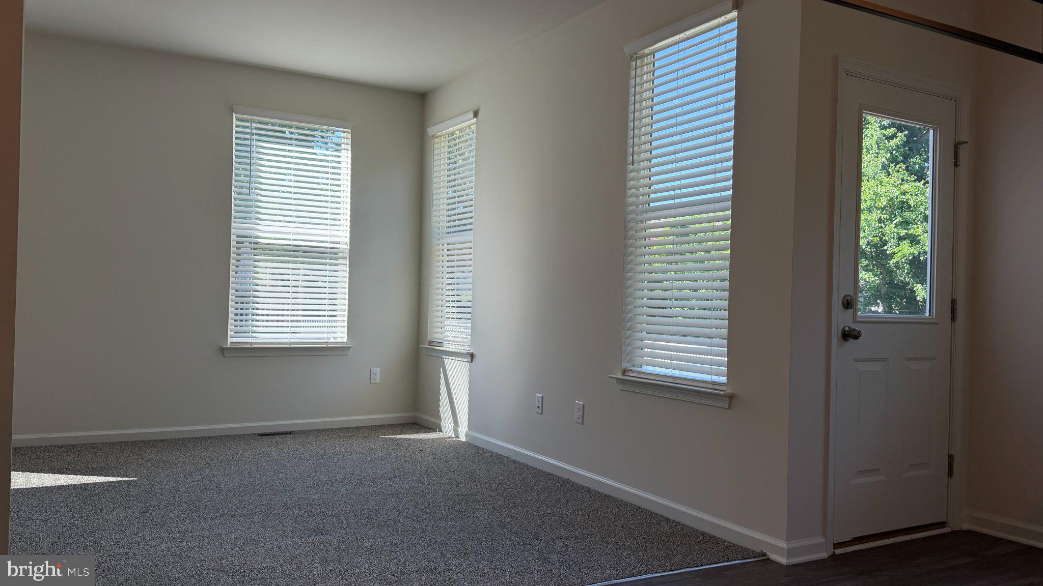 78 Tansboro Road Berlin, NJ 08009 - Photo 8 of 41 an empty room that has a window