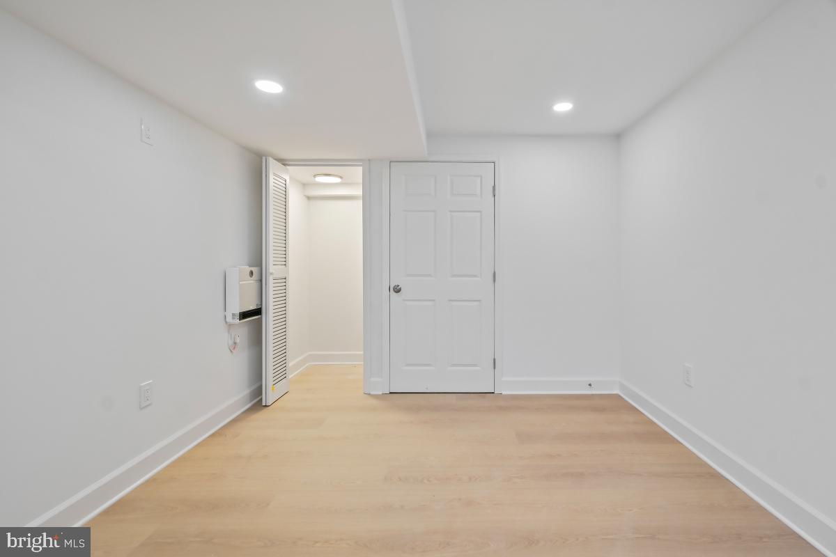 8728 # Courthouse Road Vienna, VA 22182 - Photo 27 of 34 a view of an empty room