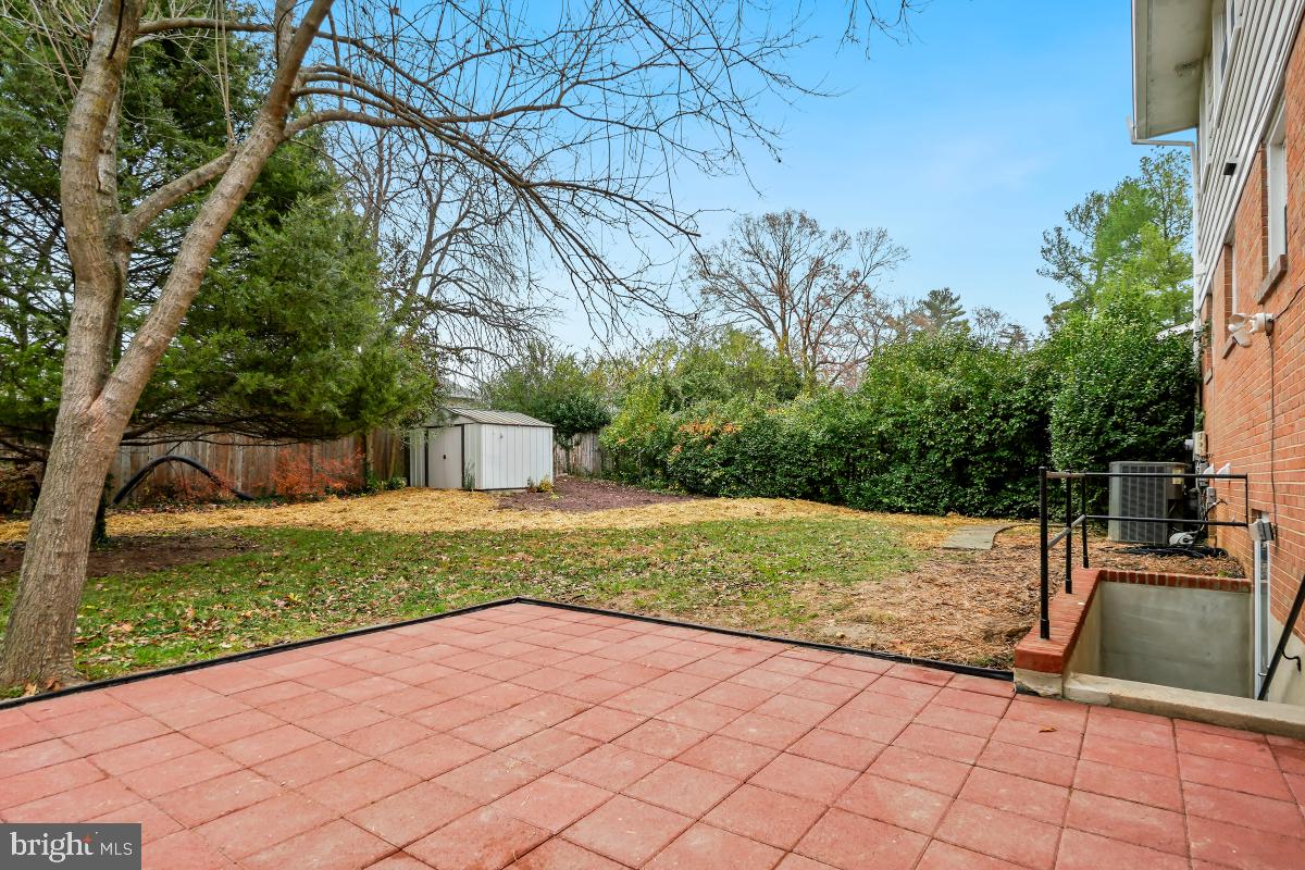 8728 # Courthouse Road Vienna, VA 22182 - Photo 4 of 34 a view of a backyard