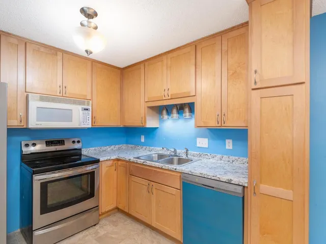 $229,999 | 4185 Austin Street Northeast, Blaine, MN 55014