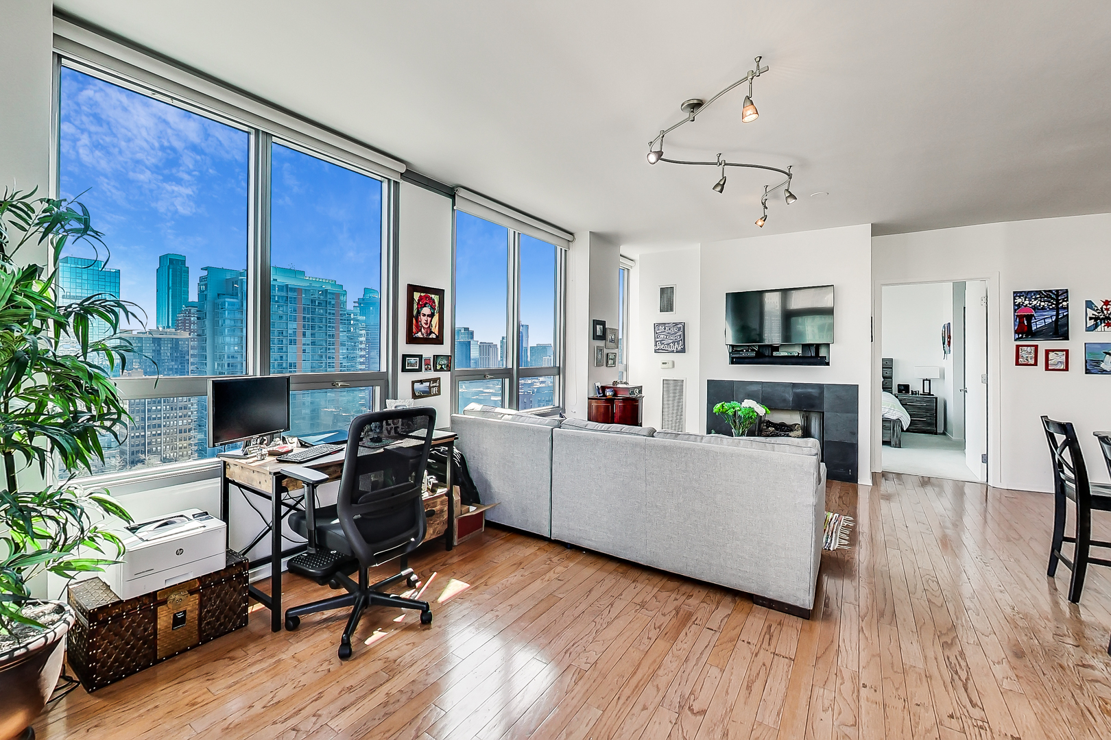 701 South Wells Street, Unit 2201 Chicago, IL 60607 - Photo 11 of 34