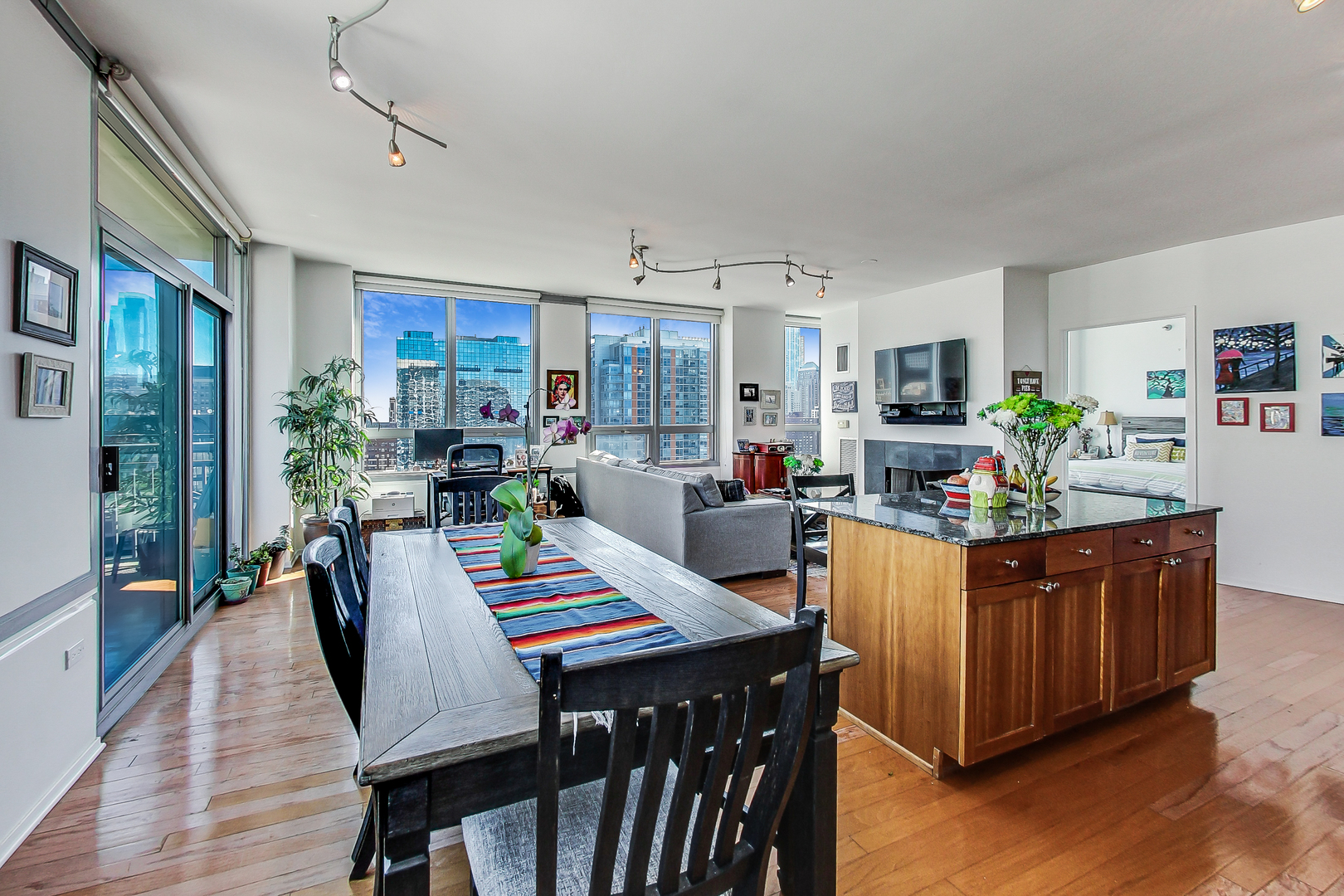 701 South Wells Street, Unit 2201 Chicago, IL 60607 - Photo 14 of 34