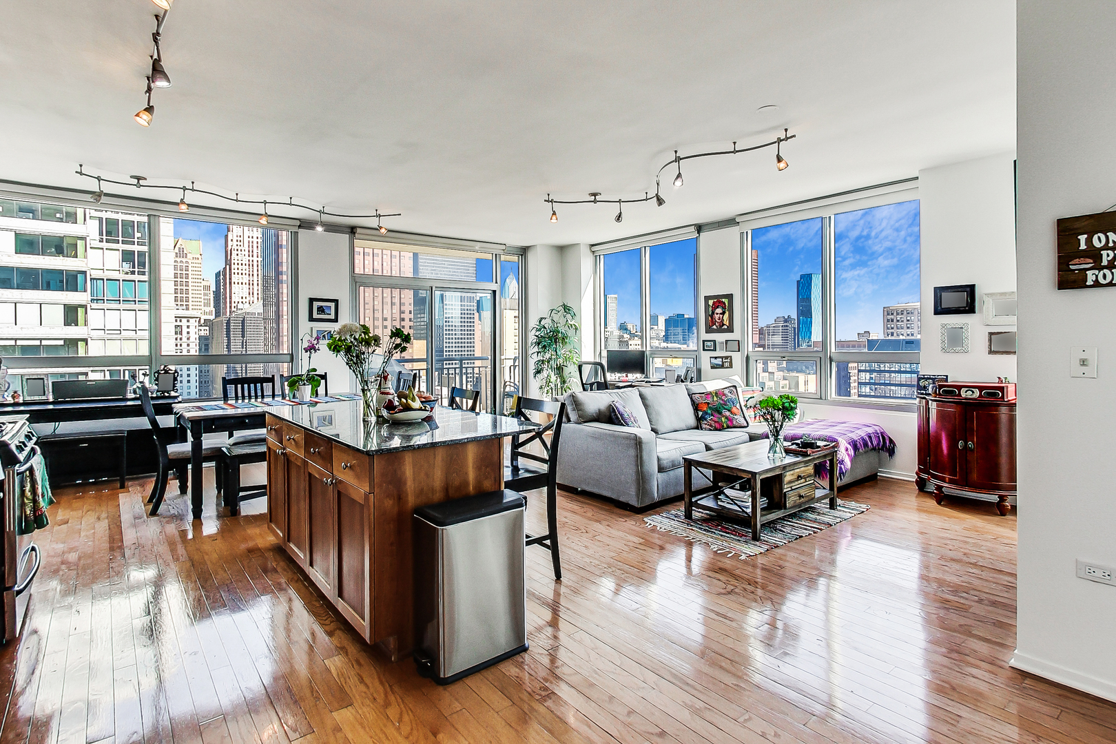 701 South Wells Street, Unit 2201 Chicago, IL 60607 - Photo 8 of 34