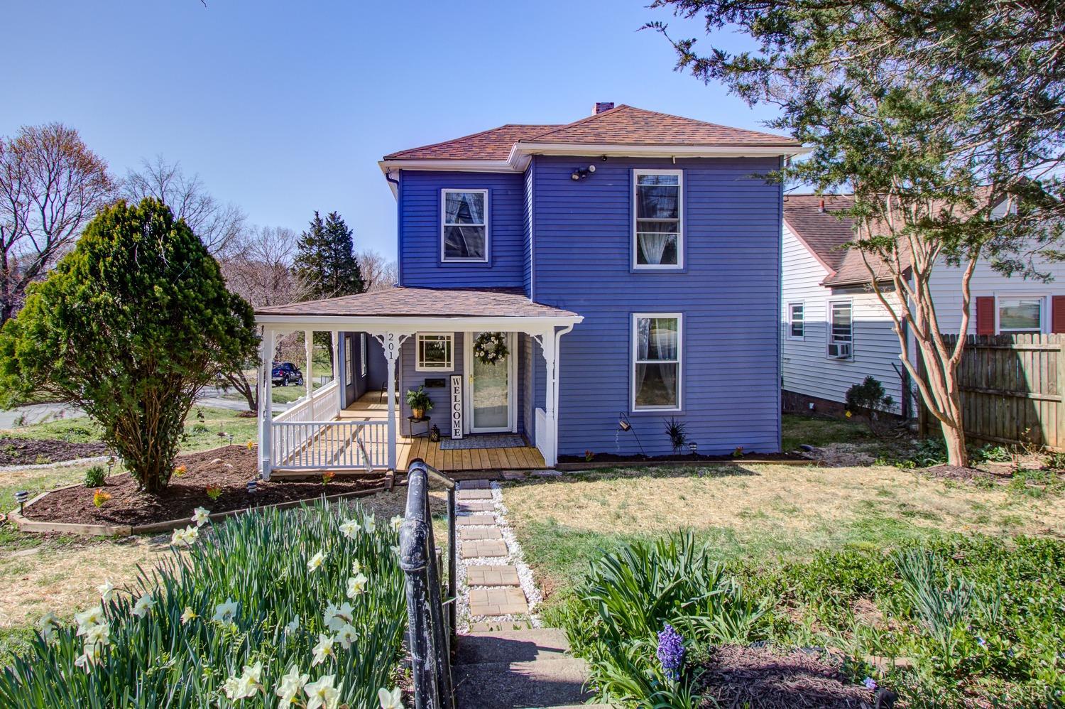 201 Blue Ridge Street Lynchburg, VA 24501 - Photo 1 of 36 Gallery Image 1