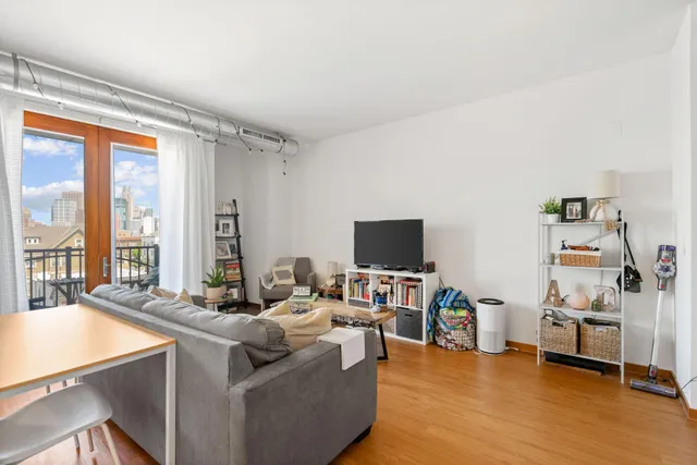 $1,475 | 15 East Franklin Avenue, Unit 320, Minneapolis, MN 55404